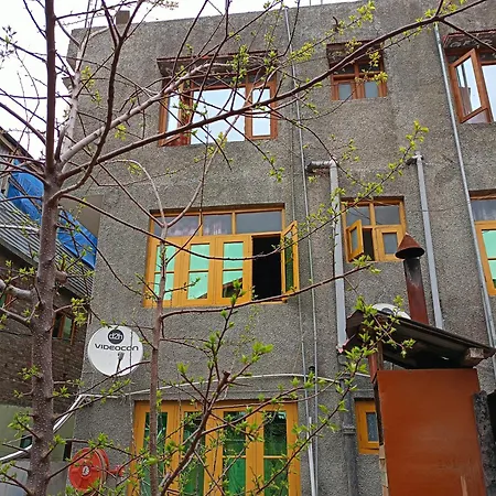 Queen Palace Guest House-3