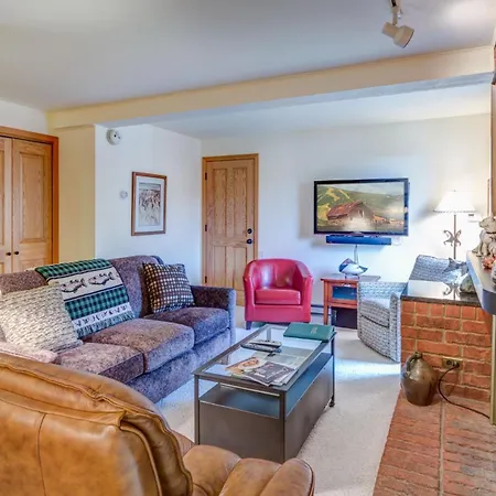 Bear Claw 102 - Ski-In Ski-Out Condo!-2