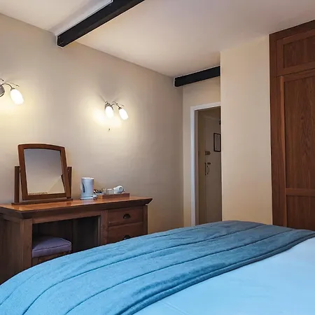 Three Salmons Hotel-3