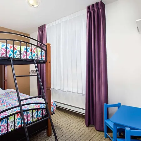Ramada By Wyndham Red Deer Hotel & Suites-2