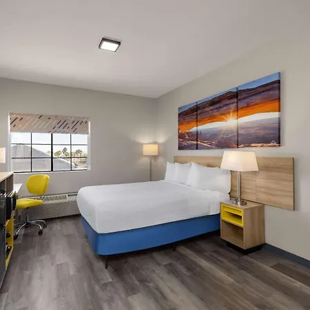 Days Inn & Suites By Wyndham Tucson/Marana-3