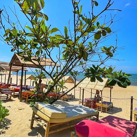 Beach Bar Hue Hostel-2