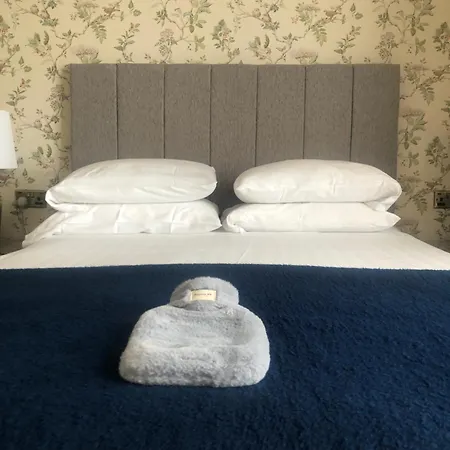Helmsman Guesthouse-2
