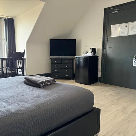 Aspen Guest House-2