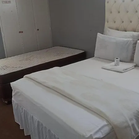 Jolly'S Park Guest House-3