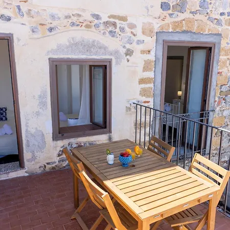 Dolce Vita Rooms And Apartments-2