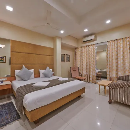 Bentley Hotel Marine Drive-2