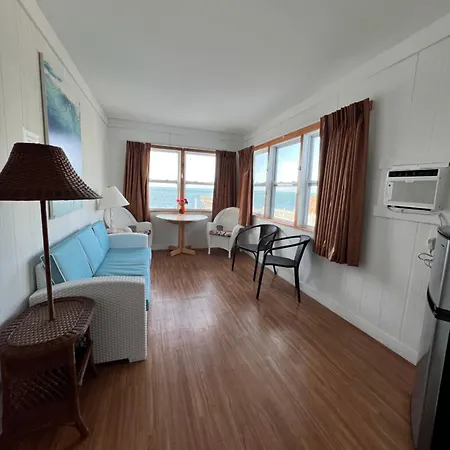 Buccaneer Quarters&Suites-2