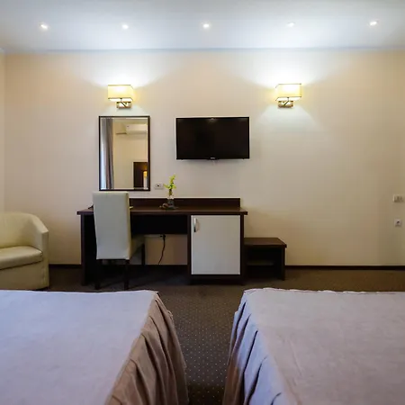 Hotel Evergreen-2