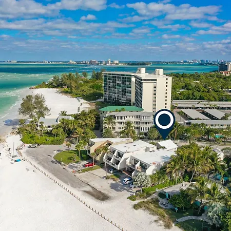 Parrot Beach Cottages Suite #2-2