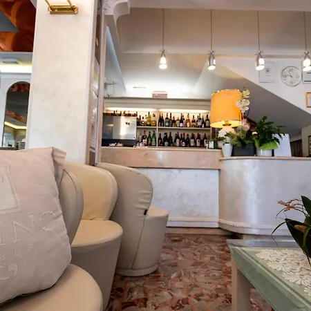 Hotel Britannia Rimini Marina Centro-2
