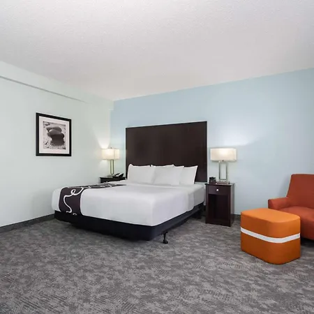 La Quinta By Wyndham Bonita Springs Naples North-3