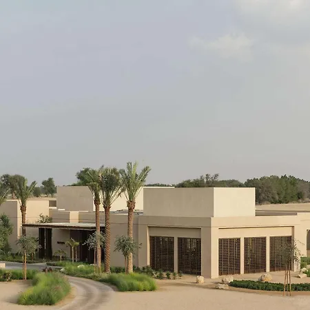 Rare Finds Desert Resort-3