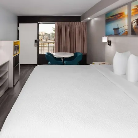 Days-Inn By Wyndham Baltimore Northwest-2