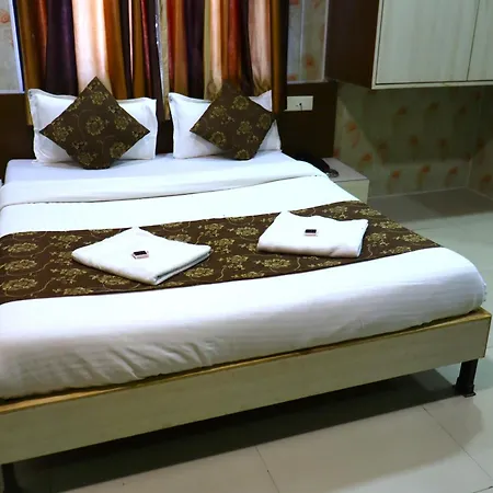 Hotel Midtown Inn 5 Min Walking Distance From Trimbakeshwar Temple-2