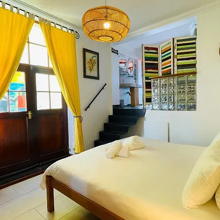 Ami Vine House-2