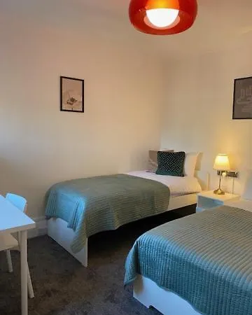 Camden Town Parkway Rooms-2