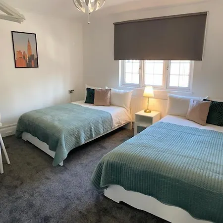 Camden Town Parkway Rooms-3