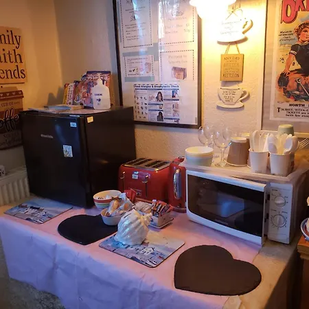 Schofield Guest House-3