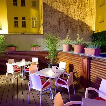 Hotel Boltzmann-2
