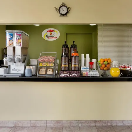 Super 8 By Wyndham Ridgecrest-3