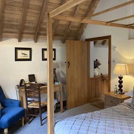 Old Downton Lodge-2