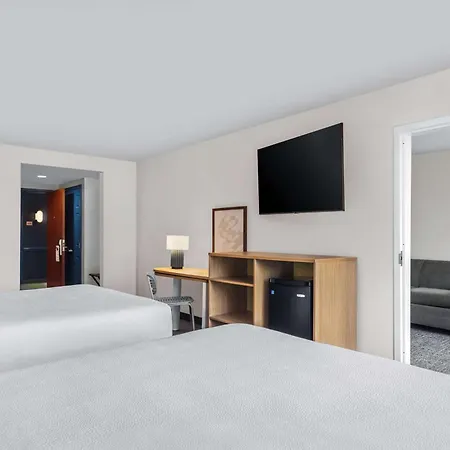Spark By Hilton Charlotte Tyvola I-77-2