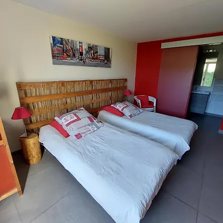 Chambres d'Hôtes Aux Tournesols-2