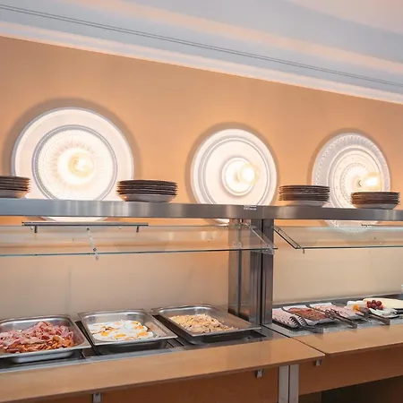Astoria Grand Hotel-3