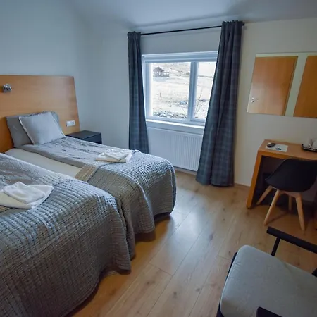Glacier World - Hoffell Guesthouse-3