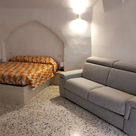 Stone Rooms-2