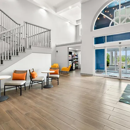 Spark By Hilton Commerce, Ga-3