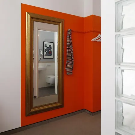 Hotel 38-3