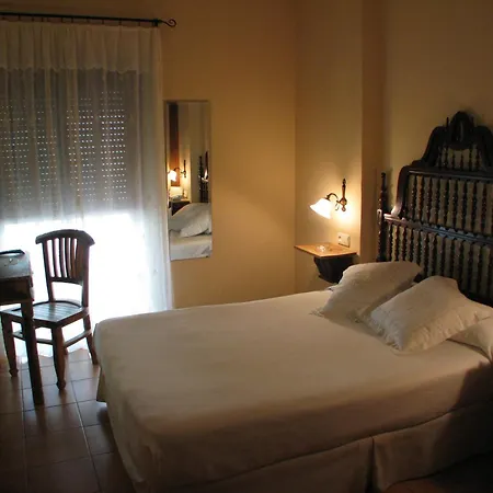 Hotel Don Carlos Caceres-3