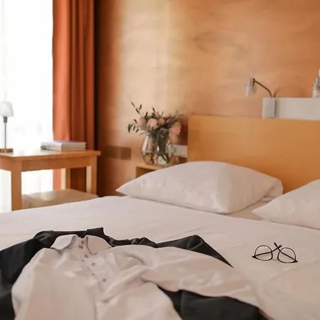 Town Hotel Wiesbaden City Centre-3
