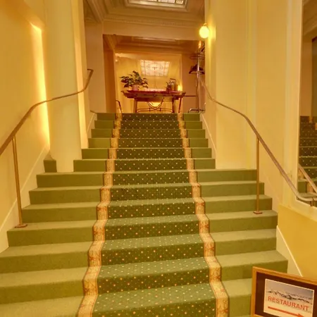 Hotel Continental Pau Centre-3