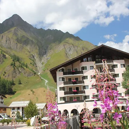 Chalet Silvretta Hotel & Spa-3