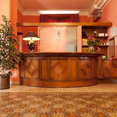 Hotel Savoia E Campana-3