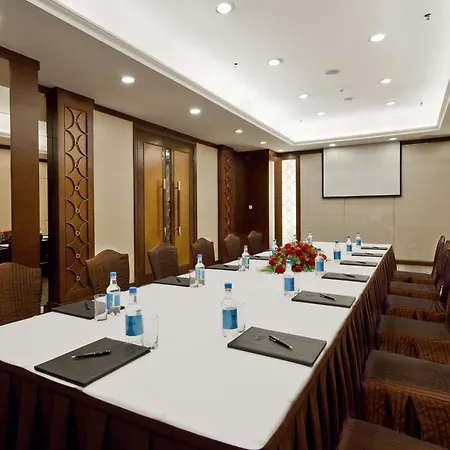 Rosedale Hotel & Suites Guangzhou-3