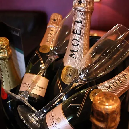 Twin Oaks Hotel-3