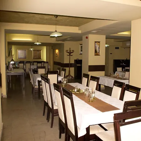 Hotel Seven-3
