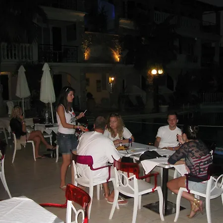 Zante Plaza Hotel & Apartments-3