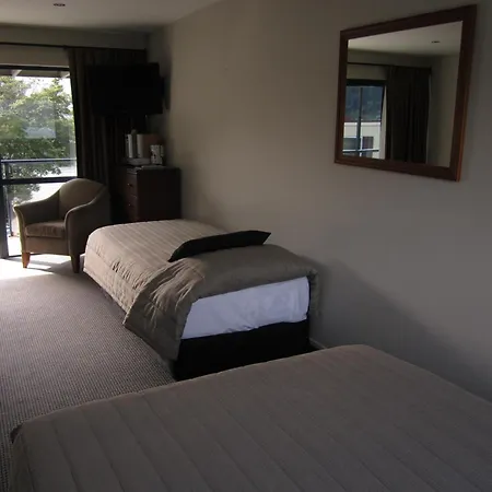 Four Seasons Motel-2