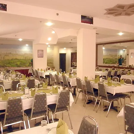 Commodore Hotel-2