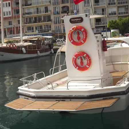 Alesta Yacht Hotel-3