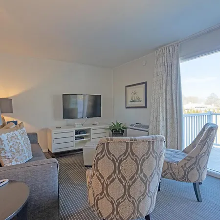 East Hampton House Resort-3