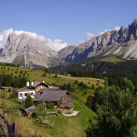 Berghotel Schlemmer Dolomites-3