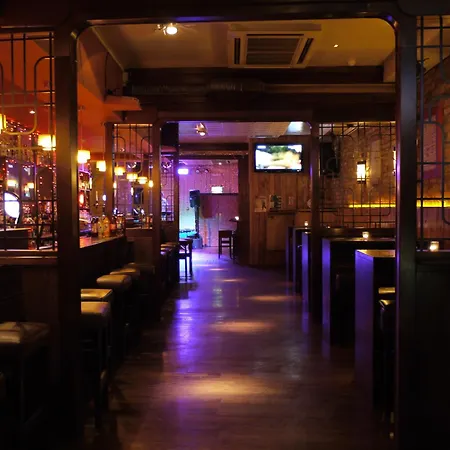 Hearns Hotel-3