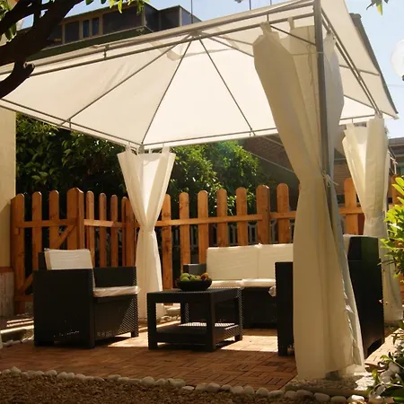 Vegan Inn Airport - Adults Only - Late Check In-3