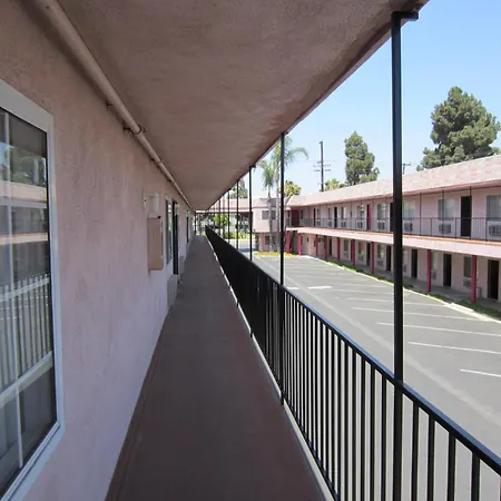 Welcome Inn & Suites Anaheim-3